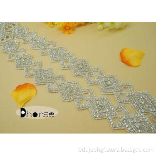 Custom Design Silver Beaded Clear Crystals For Dress Decora